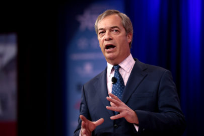 Partia Reform bliska uzyskania większości w brytyjskim parlamencie – rośnie sondażowe poparcie dla partii Farage’a