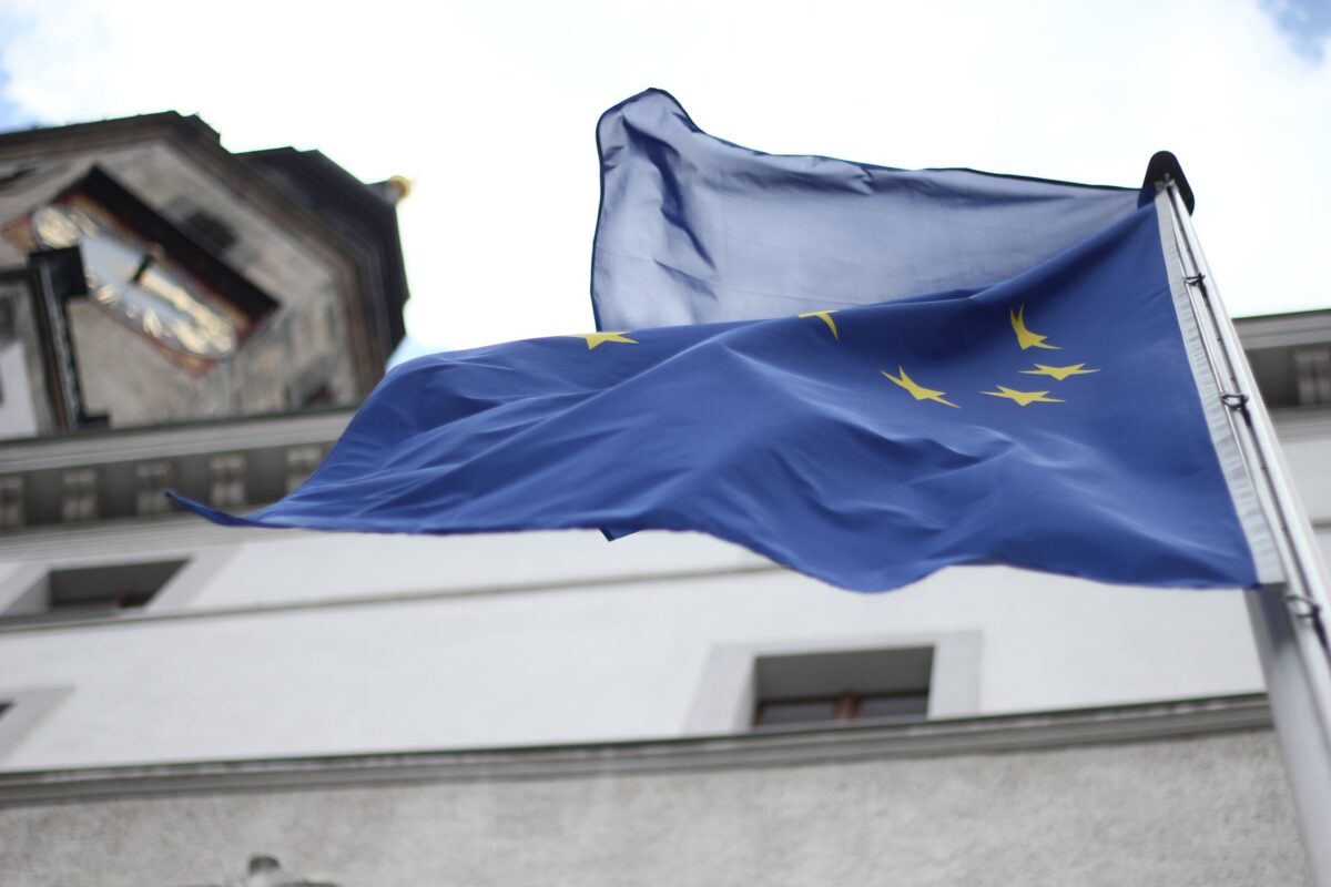 Pakt migracyjny UE: „Triumf Brukseli”. Prof. Grosse ostrzega przed utratą kontroli państw