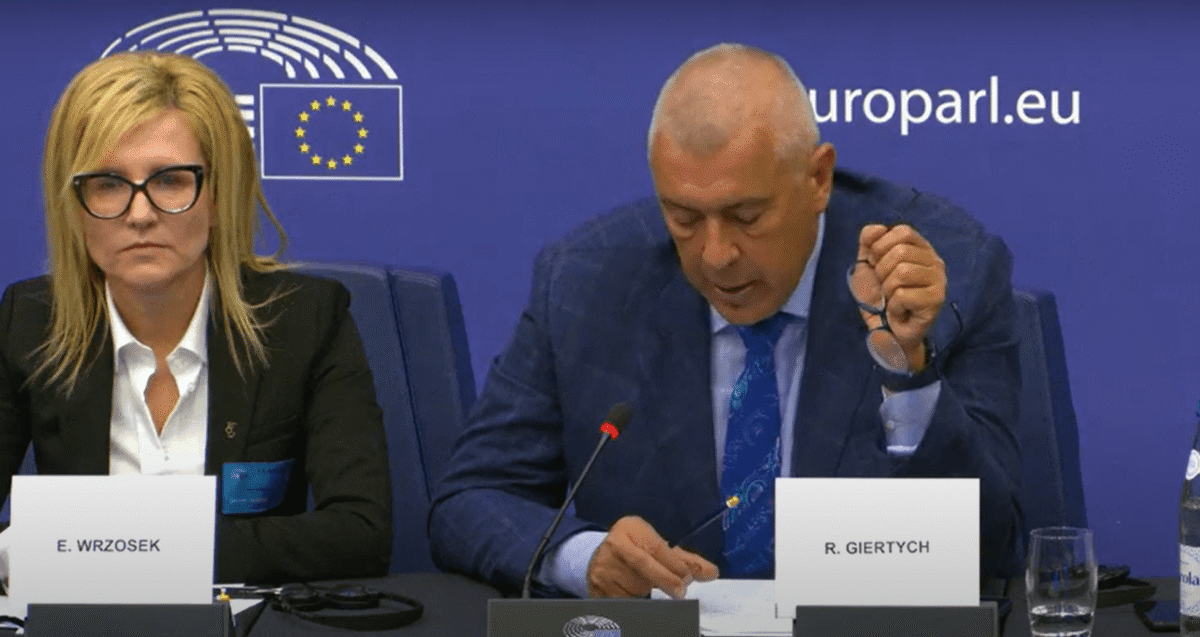 Awanse bez wglądu do teczki osobowej. Piszemy o delegacjach Ewy Wrzosek