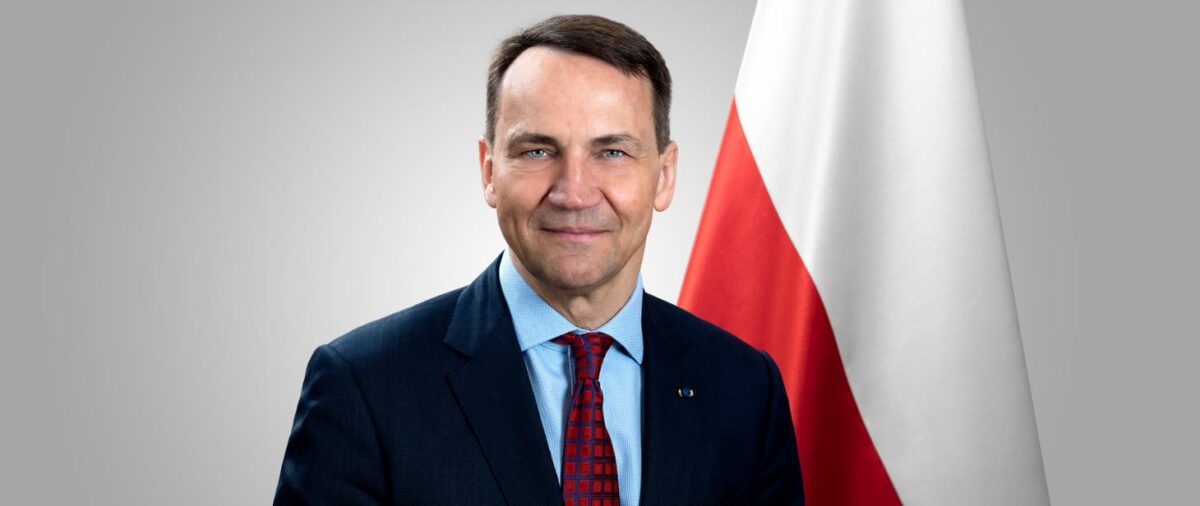 Żart ministra Sikorskiego wywołał burzę. Jasina: to nieodpowiedzialne