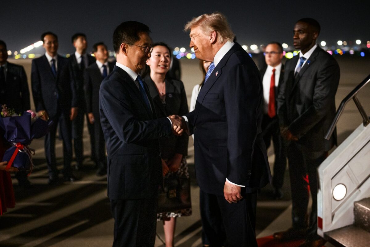 Ugrzeczniony Trump i czerwona linia Xi Jinpinga. Kulisy starcia gigantów w Chinach
