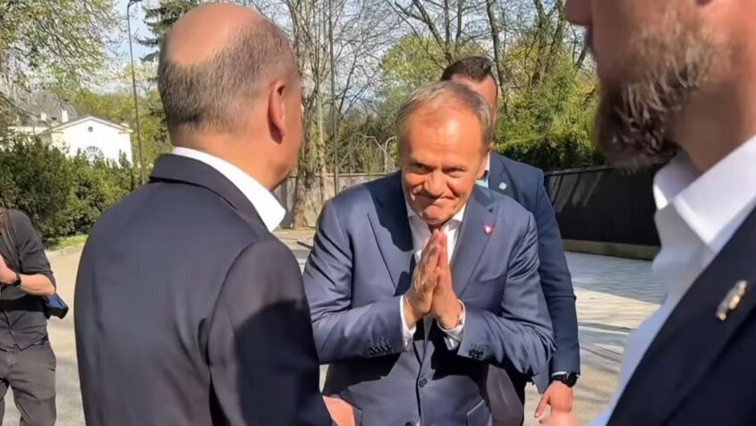 Prof. Grochmalski: Tusk odkręca śrubki z państwa